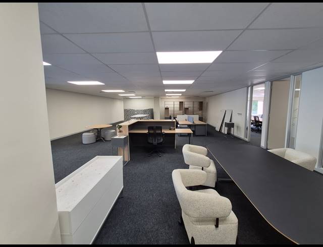 643M² OFFICE TO LET IN WOODMEAD